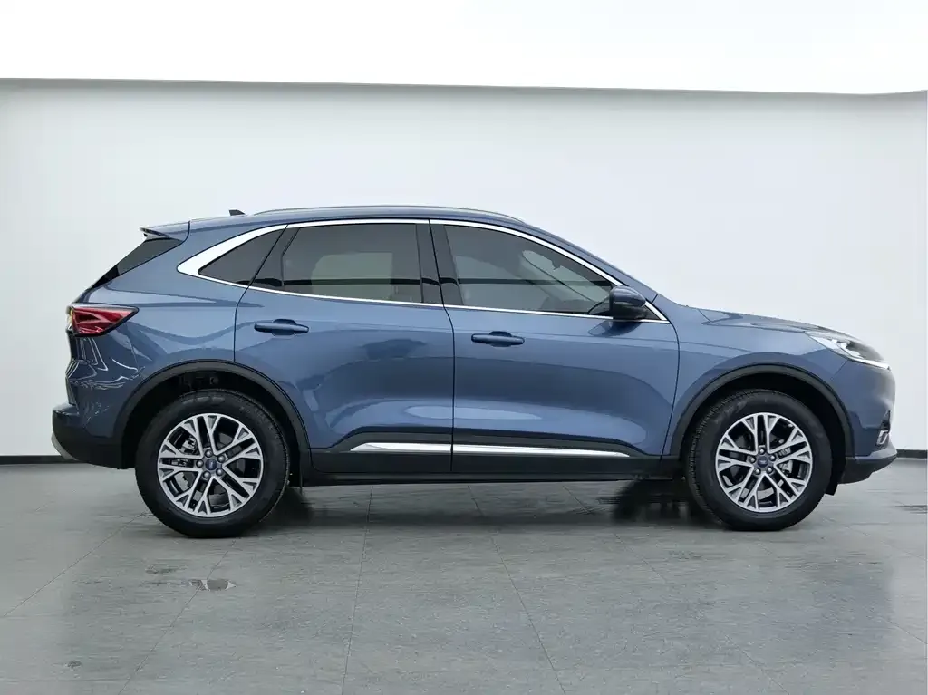 Ford Escape 2023 из CN, фото 10