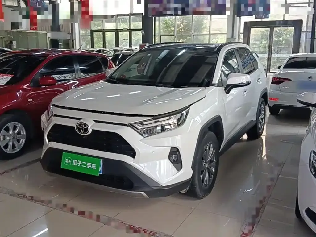 Toyota RAV4 — фото 8