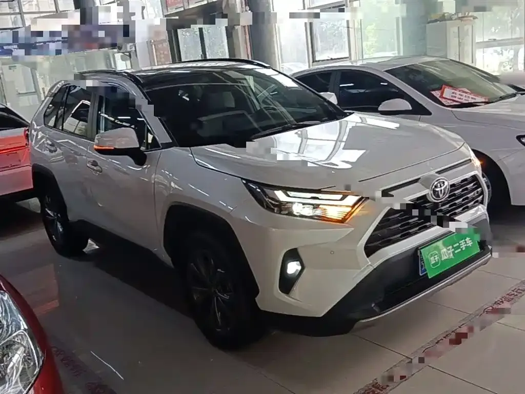 Toyota RAV4 — фото 5