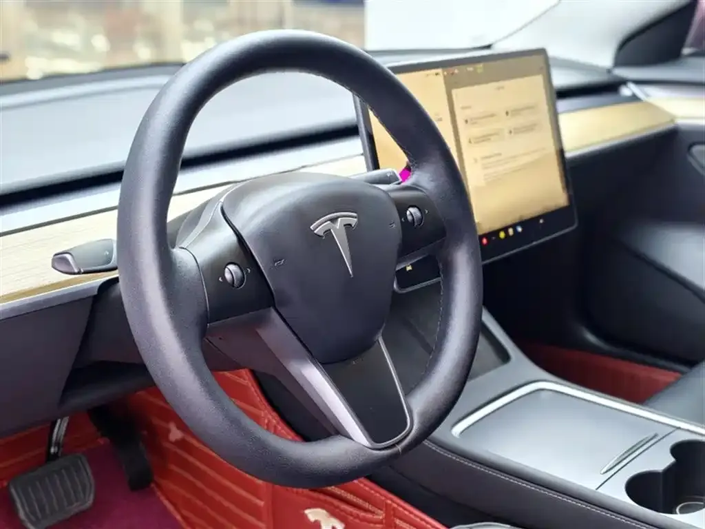 Tesla Model 3 — фото 8