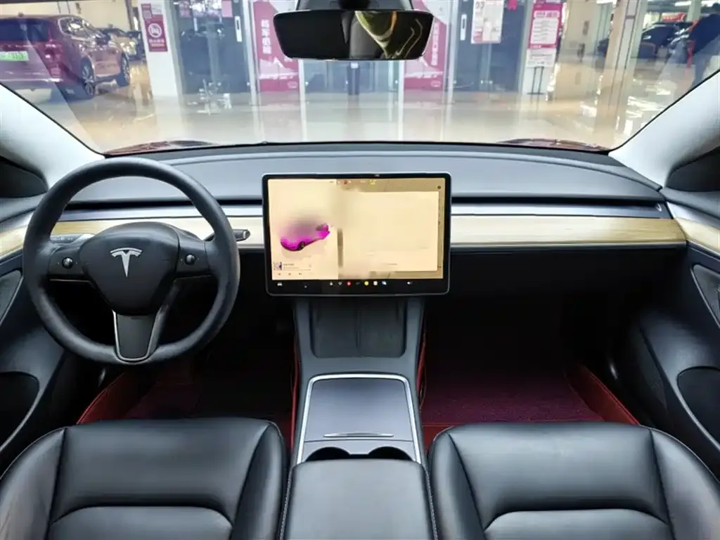 Tesla Model 3 — фото 9