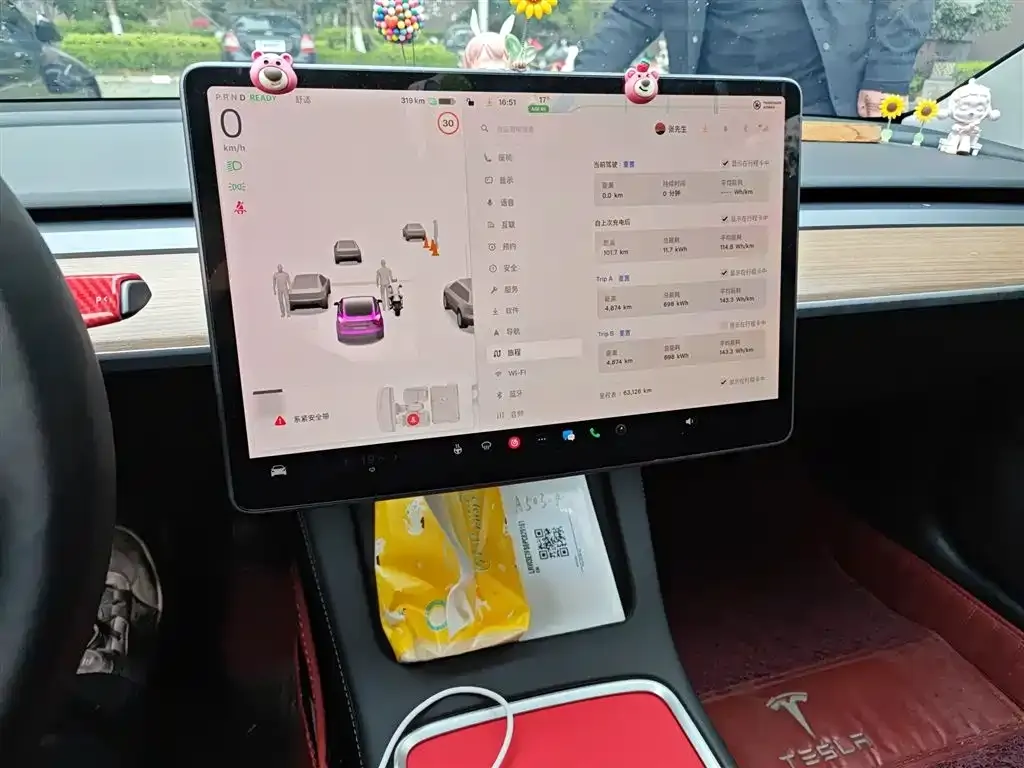 Tesla Model 3 — фото 10