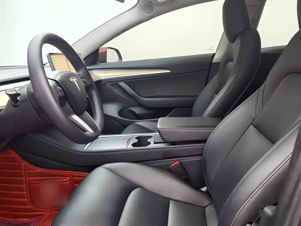 Tesla Model 3 — фото 5