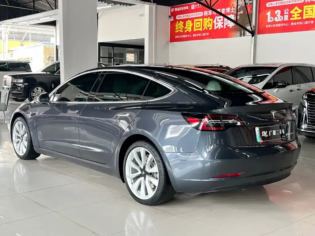 Tesla Model 3 — фото 7