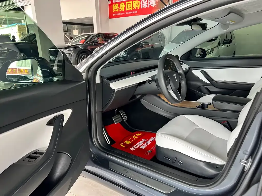 Tesla Model 3 — фото 6