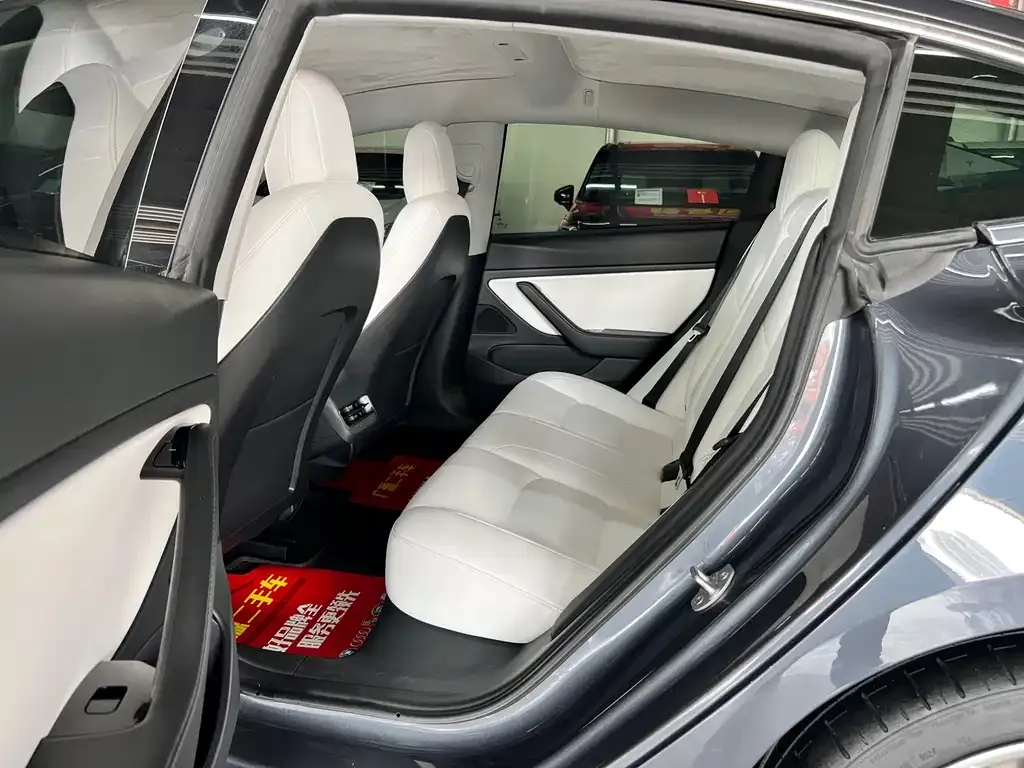 Tesla Model 3 — фото 3