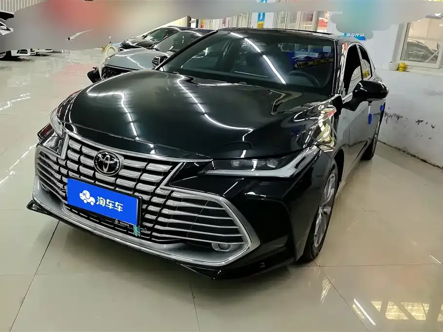 Toyota Avalon — фото 1