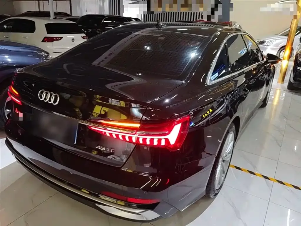 Audi A6L — фото 5