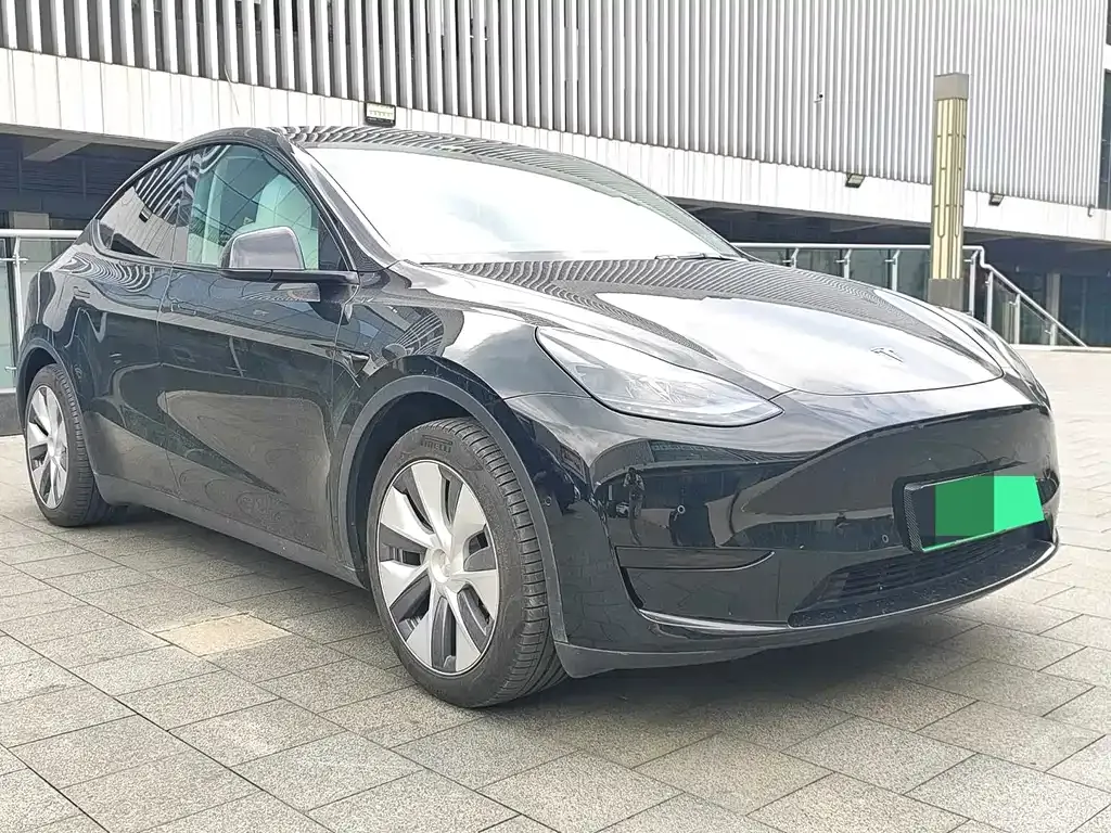 Tesla Model Y — фото 7