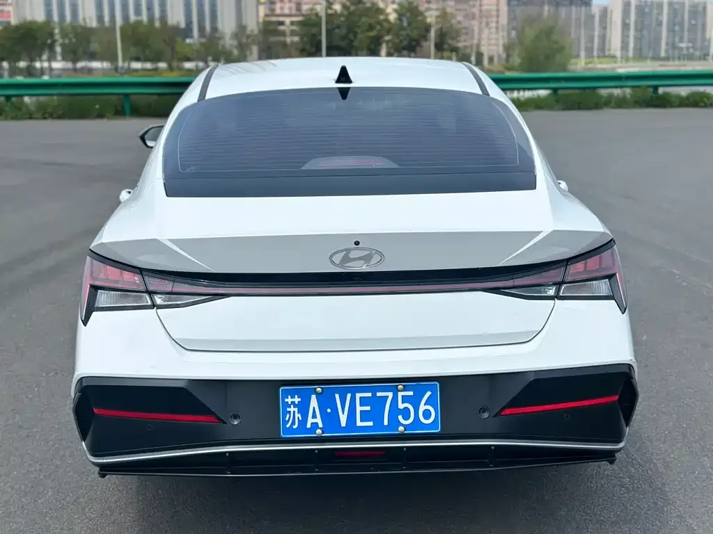 Hyundai Elantra — фото 6