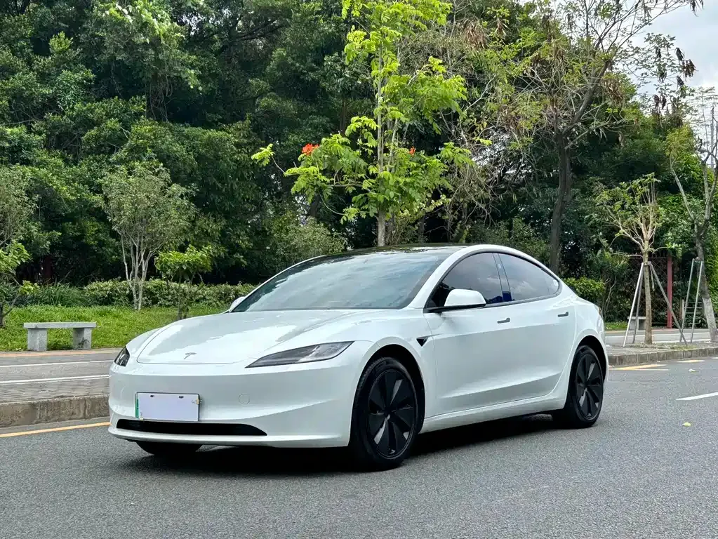 Tesla Model 3 — фото 5