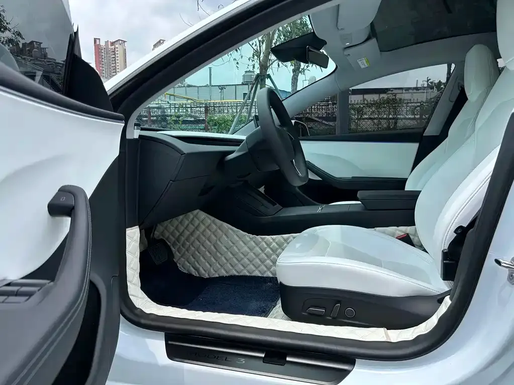 Tesla Model 3 — фото 2