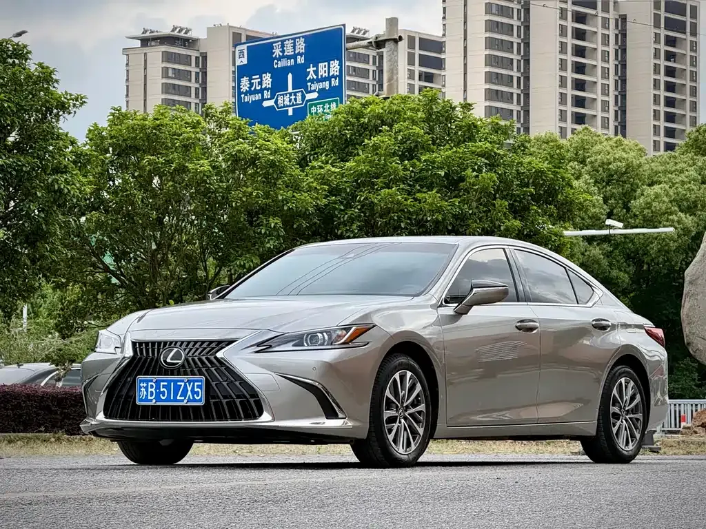 Lexus ES — фото 4