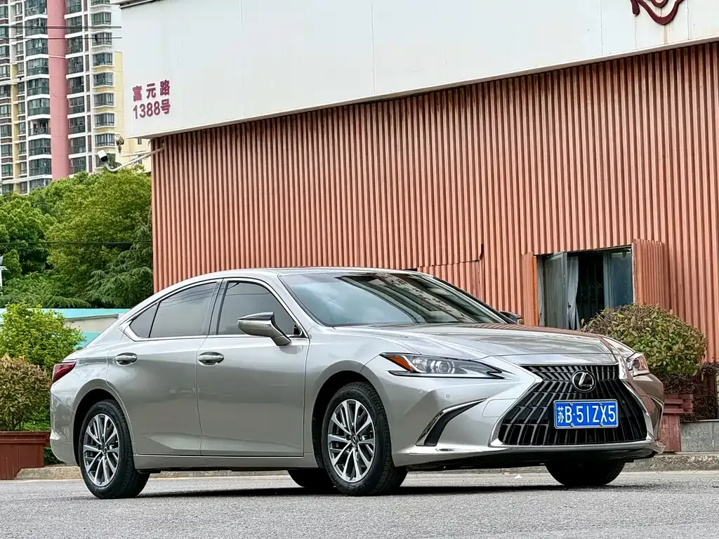Lexus ES — фото 5