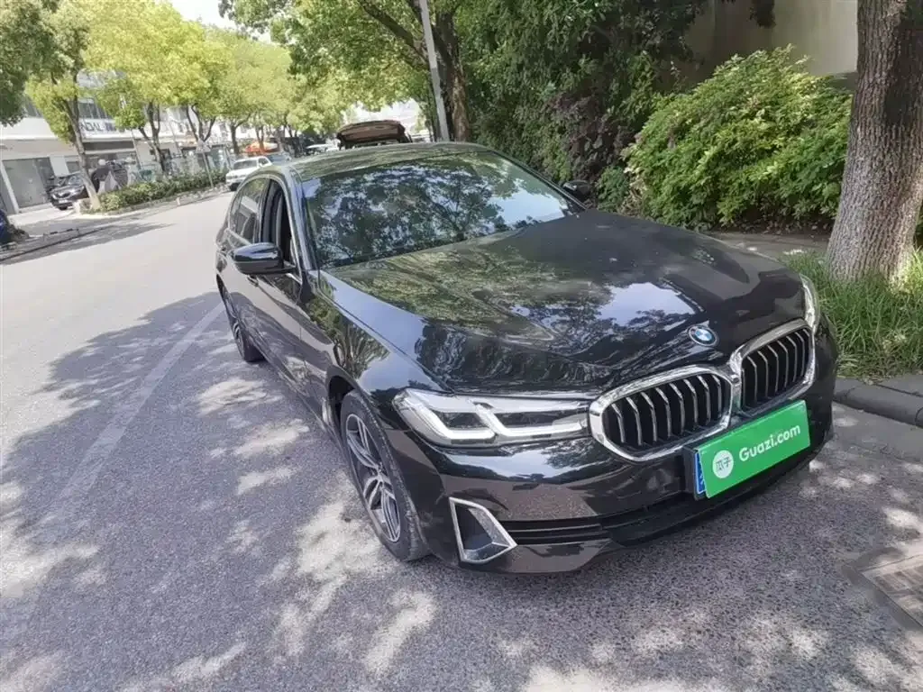 BMW 5 Series — фото 10