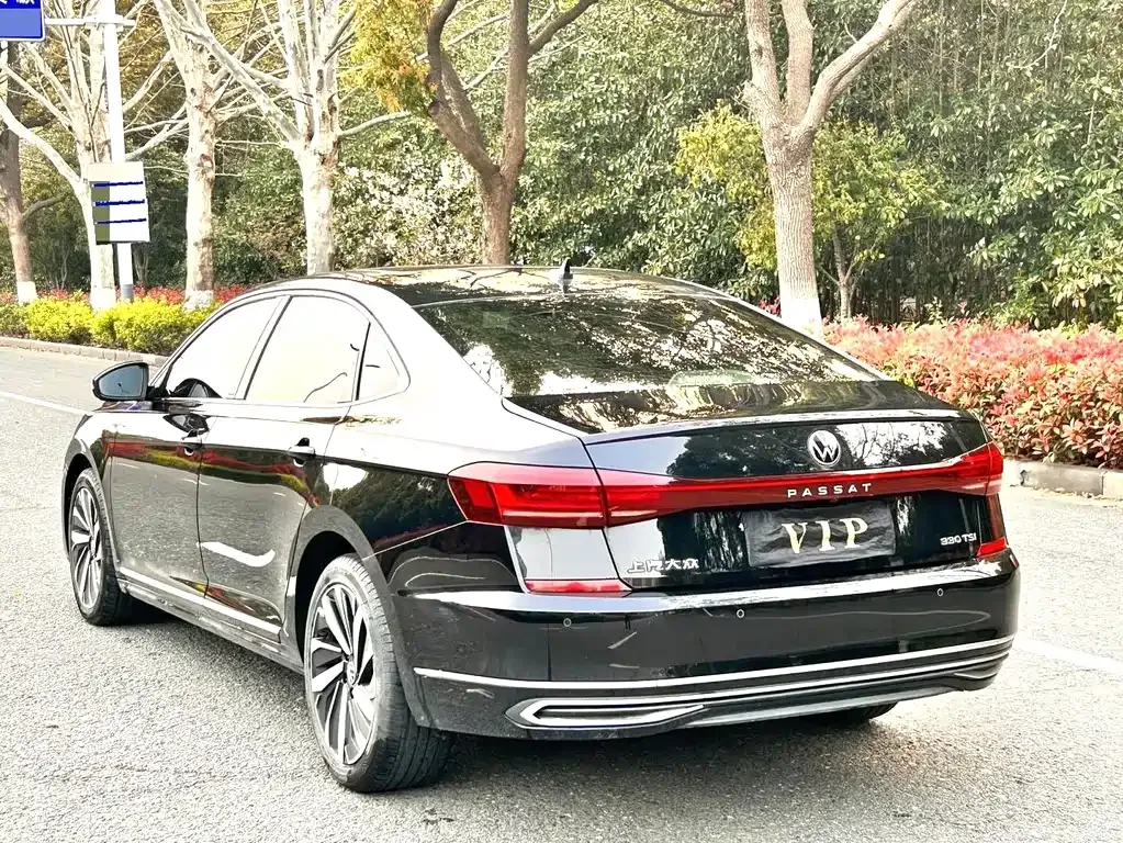 Volkswagen Passat — фото 7