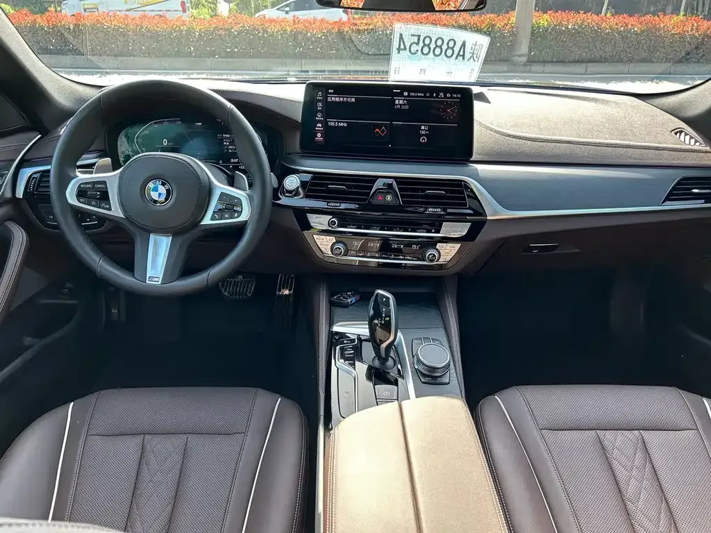 BMW 5 Series — фото 6