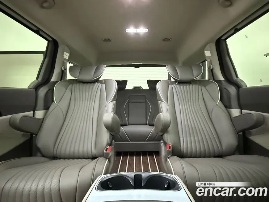 Kia Carnival — фото 1