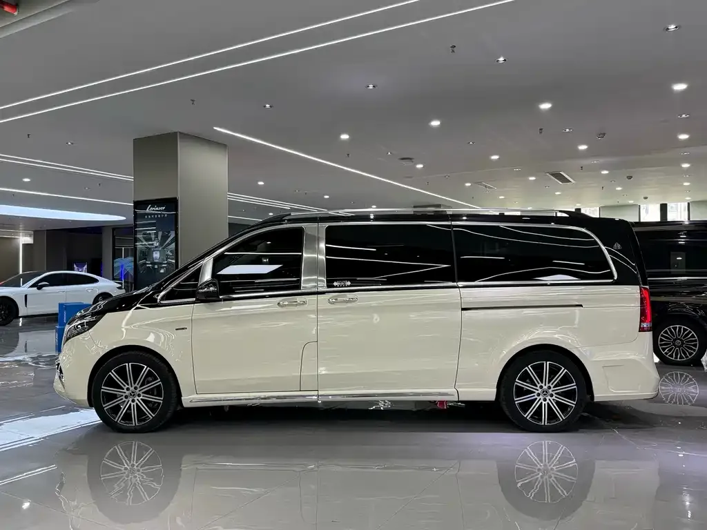 Mercedes-Benz V-Class — фото 10