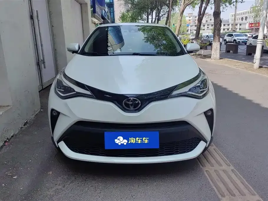 Toyota C-HR — фото 2