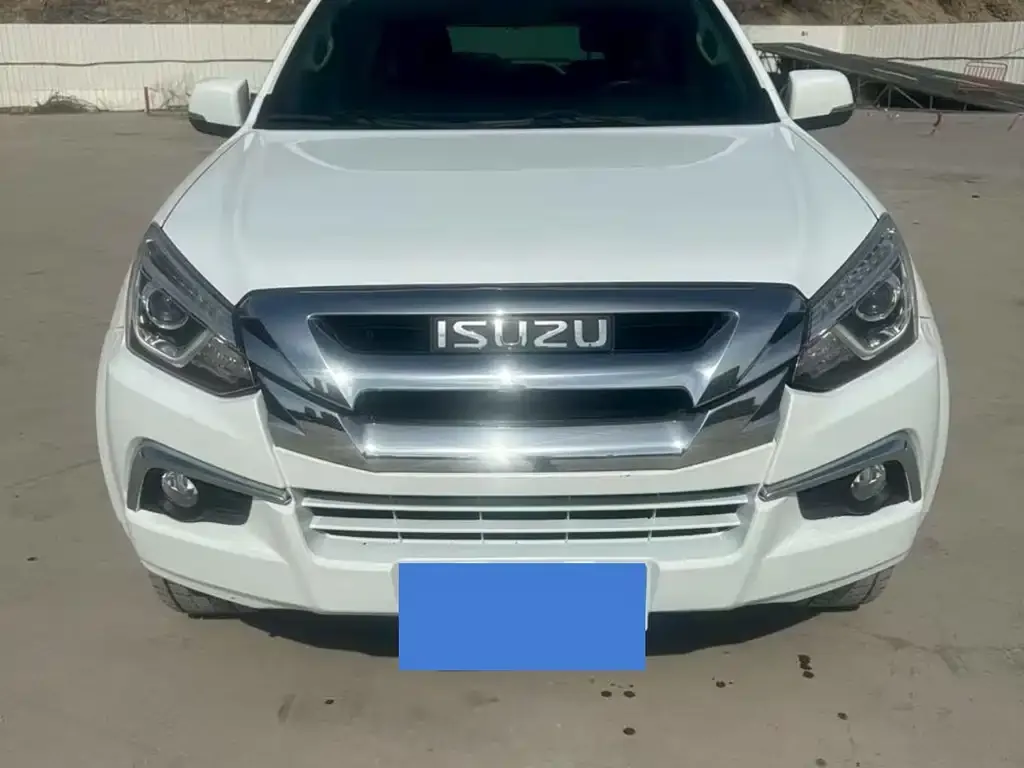 Isuzu MU-X 2023 из CN, фото 4