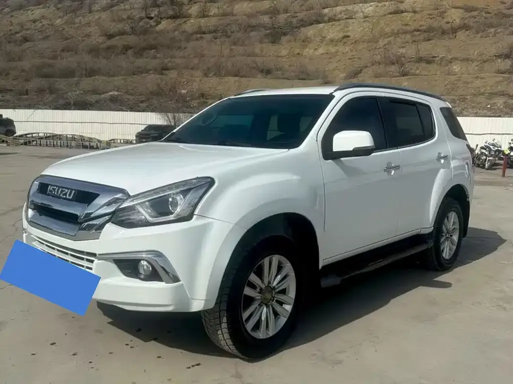 Isuzu MU-X 2023 из CN, фото 8