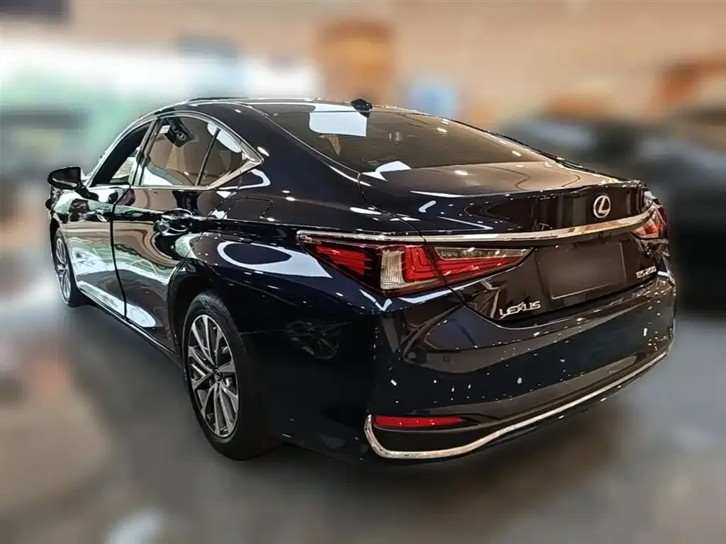 Lexus ES — фото 8