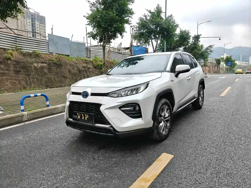 Toyota Wildlander — фото 1