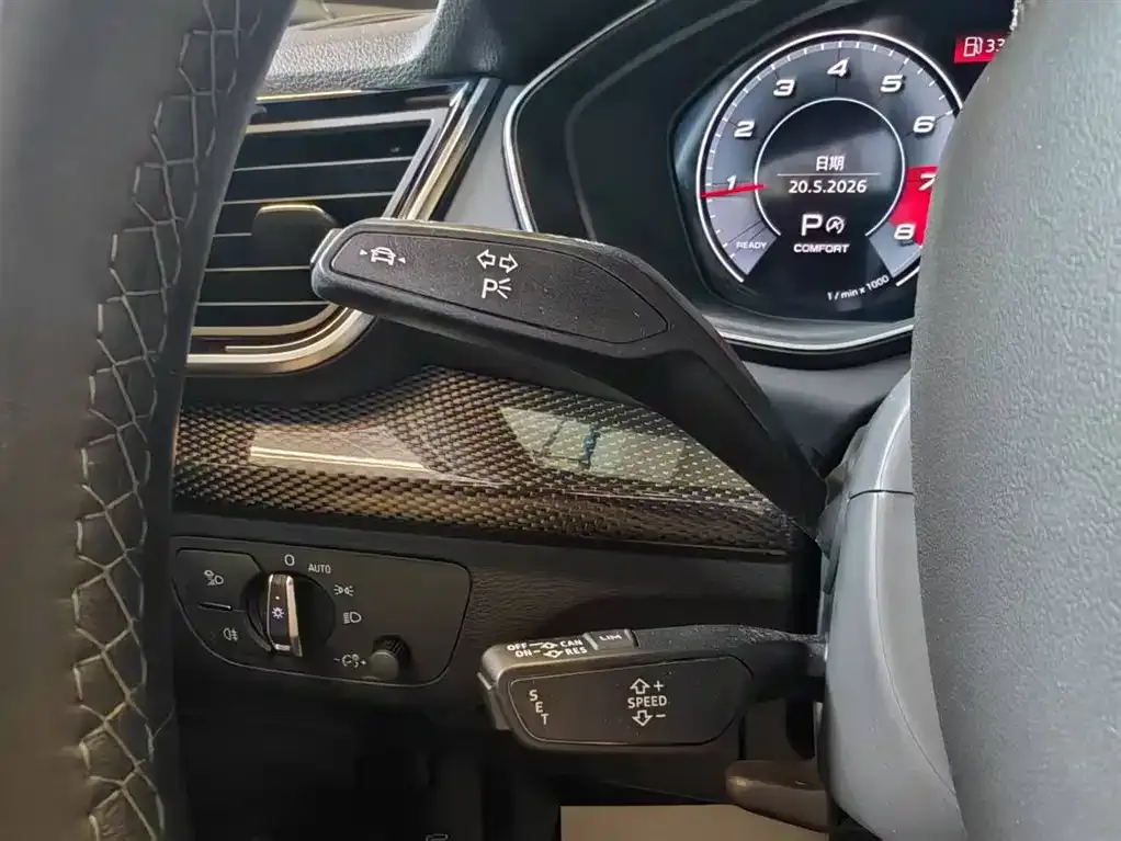 Audi Q5L Sportback — фото 4