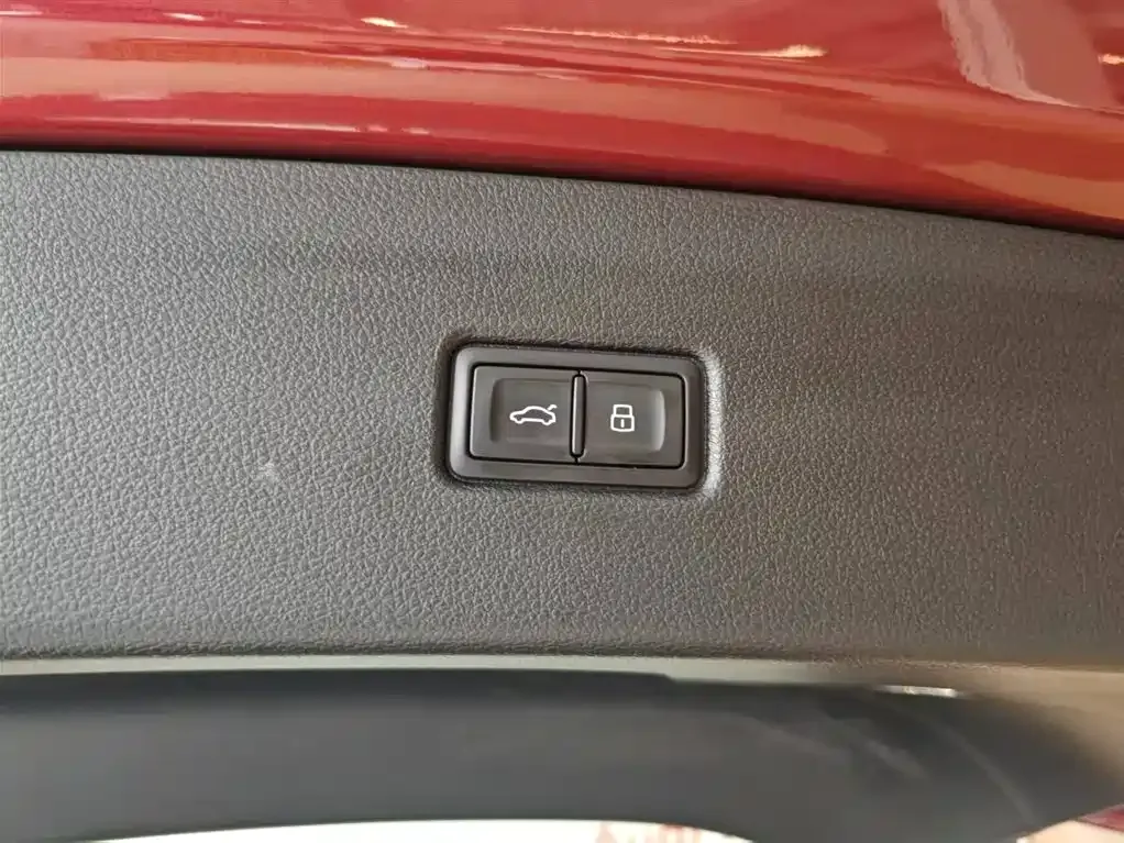 Audi Q5L Sportback — фото 10