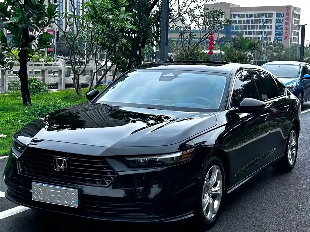 Honda Accord — фото 1