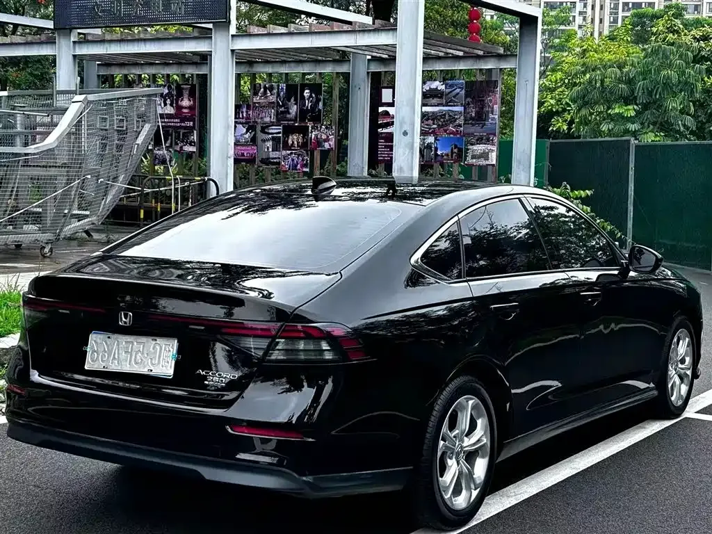 Honda Accord — фото 8