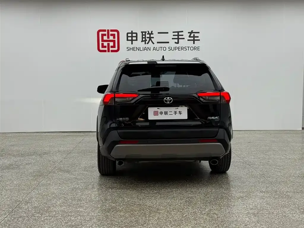 Toyota RAV4 — фото 4