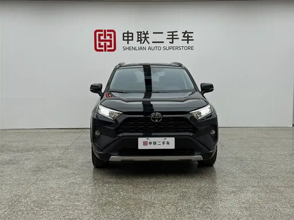 Toyota RAV4 — фото 6