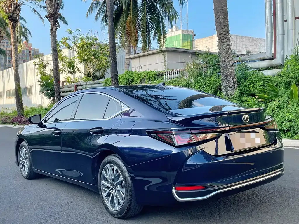 Lexus ES — фото 9