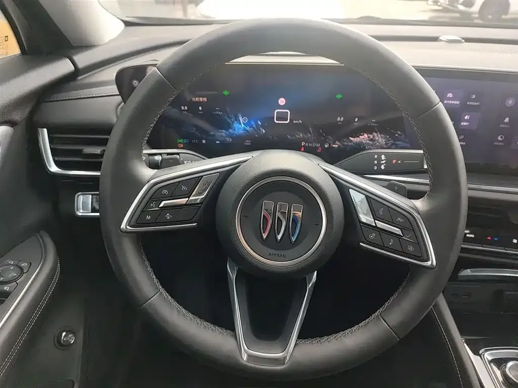 Buick Envision Plus — фото 8