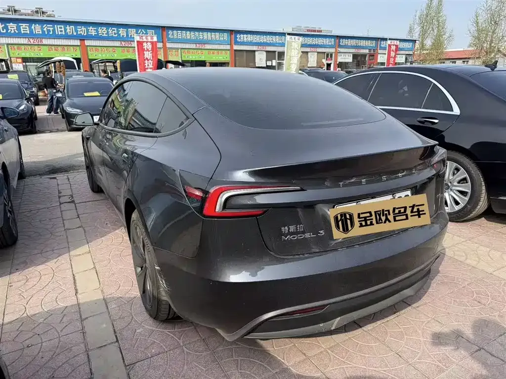 Tesla Model 3 — фото 8
