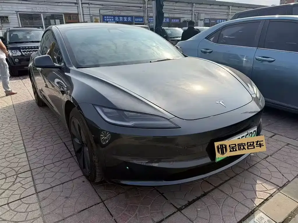 Tesla Model 3 — фото 7