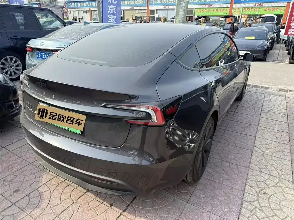 Tesla Model 3 — фото 5