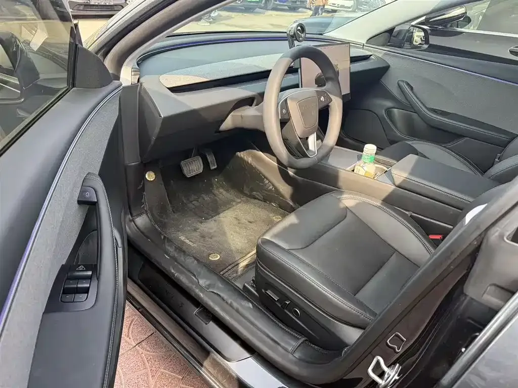 Tesla Model 3 — фото 6