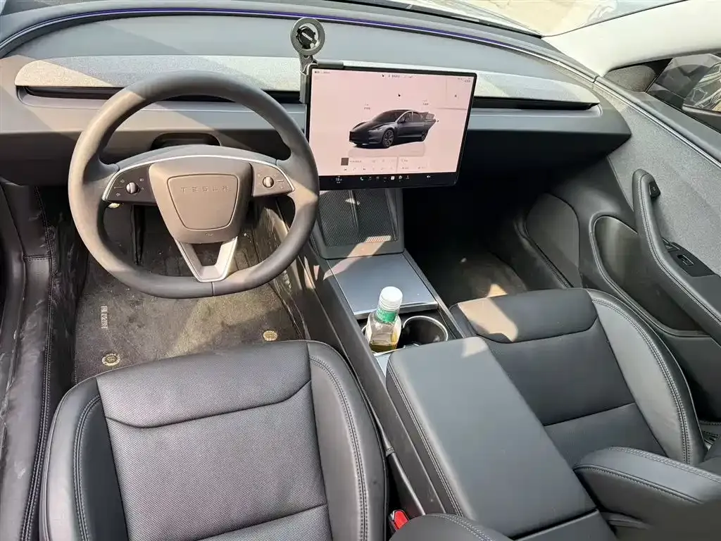 Tesla Model 3 — фото 9