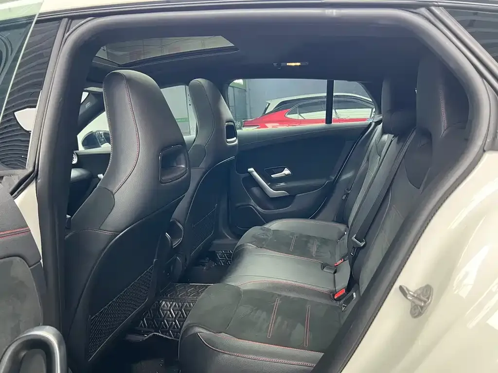 Mercedes-Benz CLA (Import) — фото 10