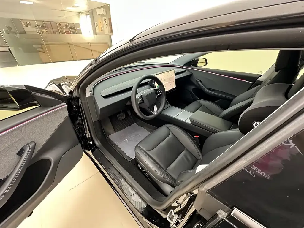 Tesla Model 3 — фото 10