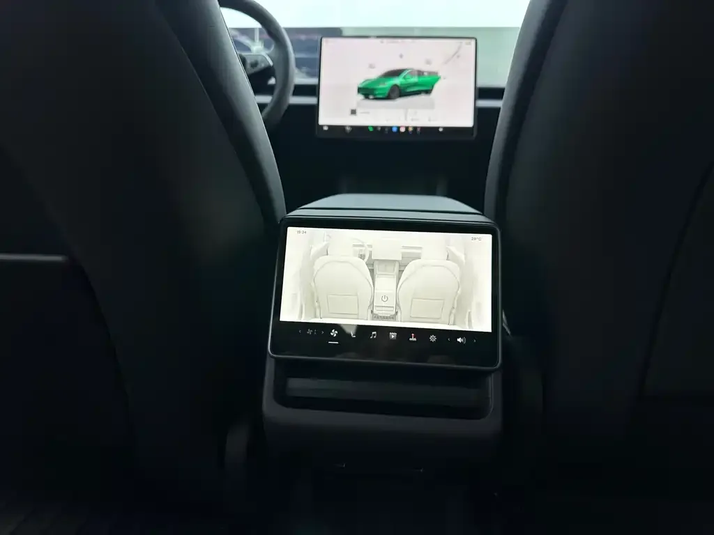 Tesla Model 3 — фото 3
