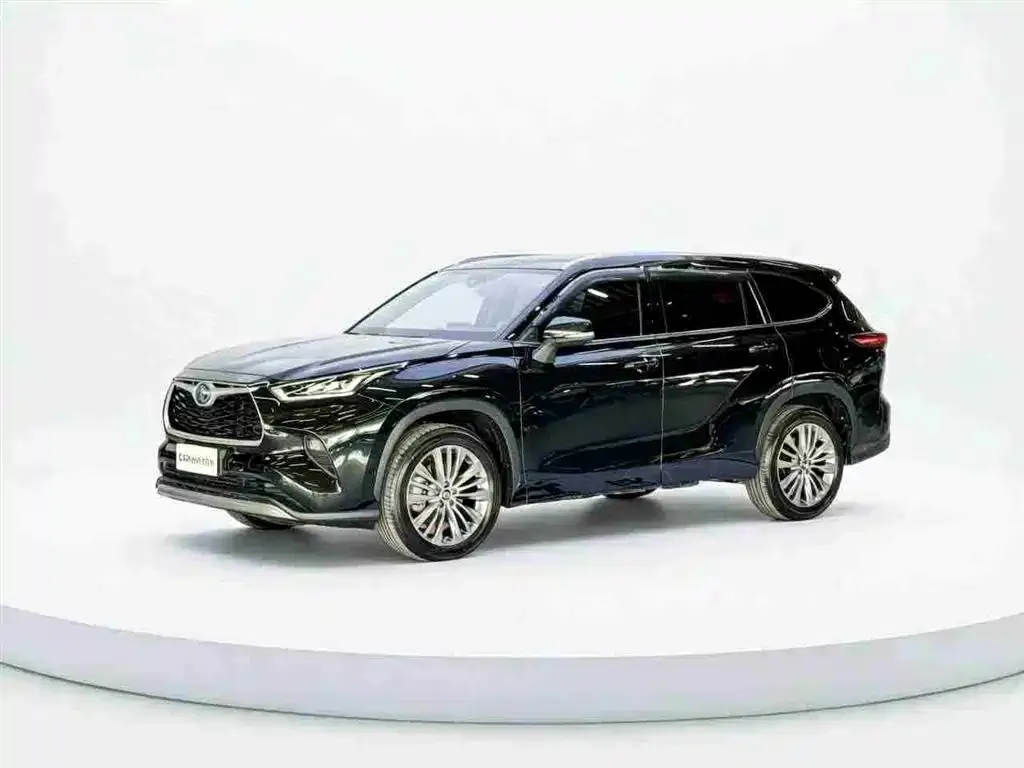 Toyota Highlander — фото 1