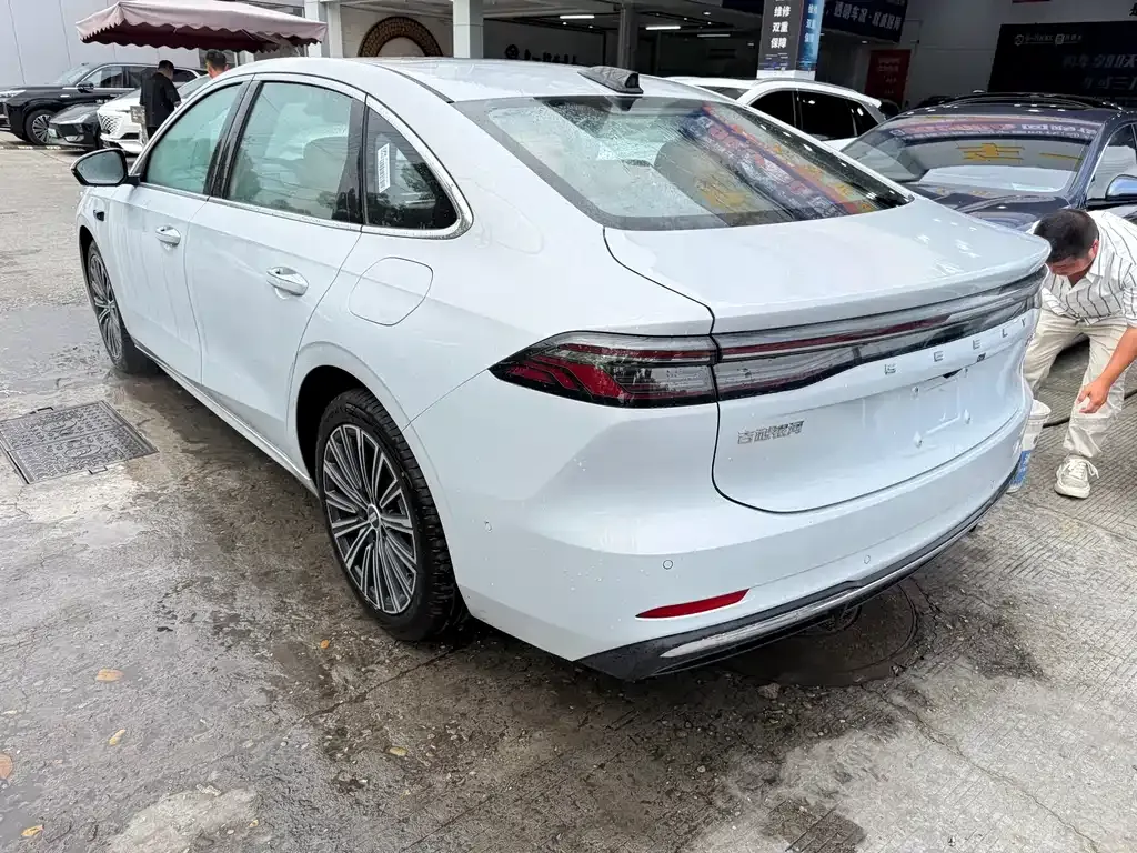 Geely Galaxy A7 — фото 7