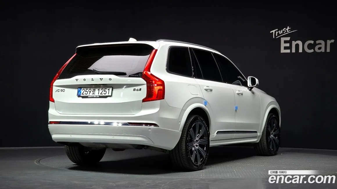 Volvo XC90 — фото 5