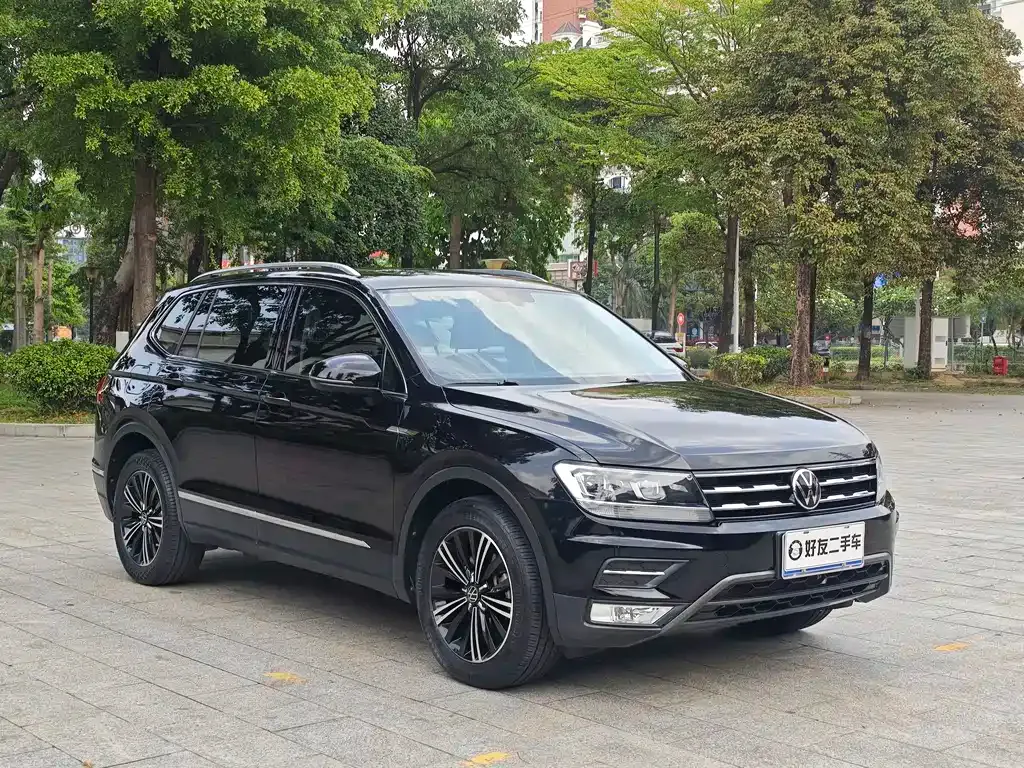 Volkswagen Tiguan L — фото 8