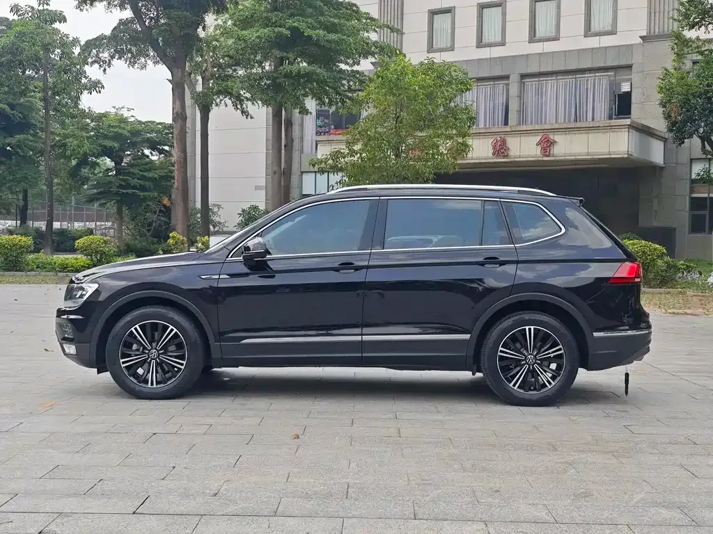 Volkswagen Tiguan L — фото 5
