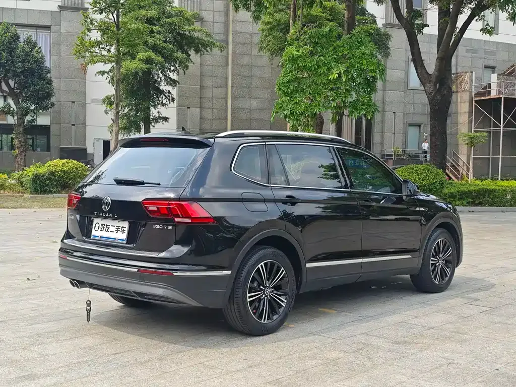 Volkswagen Tiguan L — фото 9